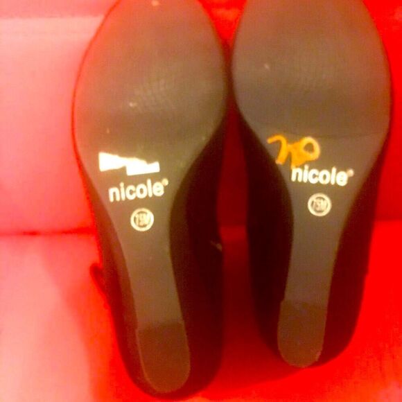 NWOT Nicole women’s platform suede ankle boots - Picture 6 of 6